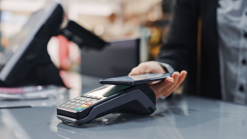 Почему важно отвязывать банковскую карту от неактуального номера телефона